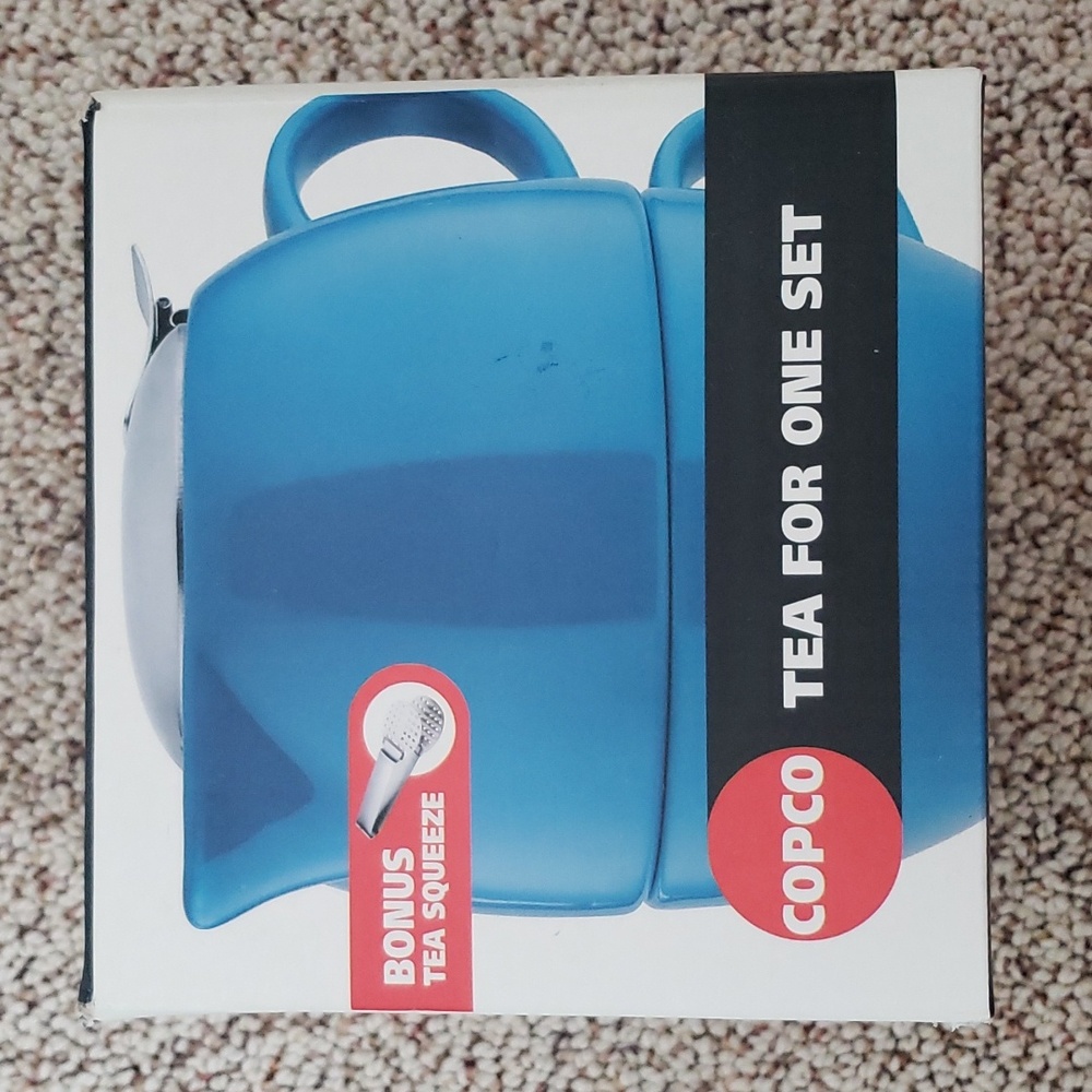 NWOT blue mini teapot for 1